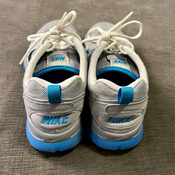 Nike  Women's Grey/Turquoise Running Shoes Size 7.5 - Picture 2 of 5